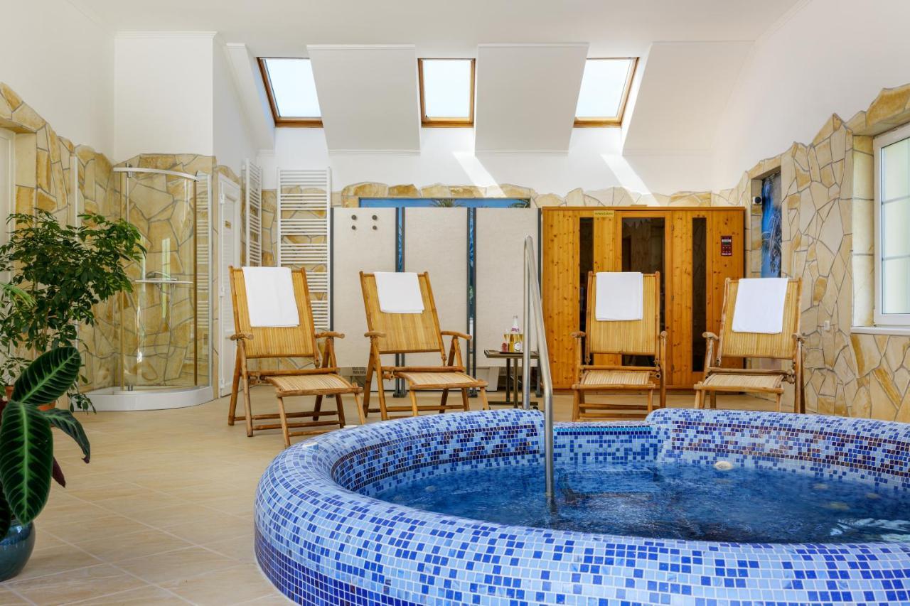 Rege - Wellness Resort House エゲル エクステリア 写真
